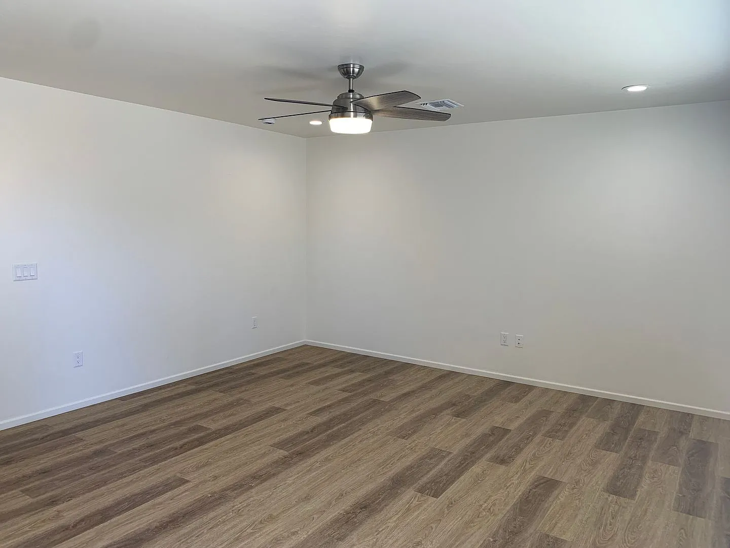 New Construction Built In 2025 2 Bedroom 1 Bath Single Family House With Washer & Dryer In-Unit!! — Photo 3