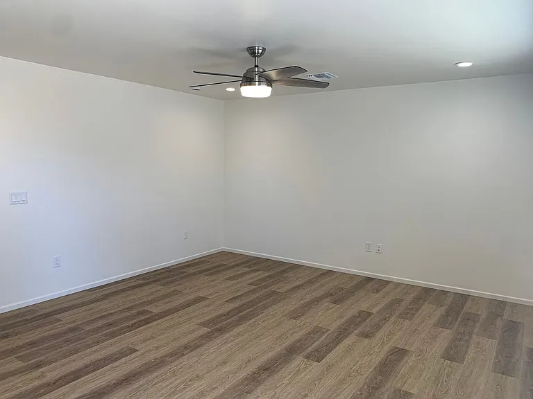 4814 E Hampton St — Photo 3