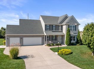 2108 Raintree Ln, Racine, WI 53406