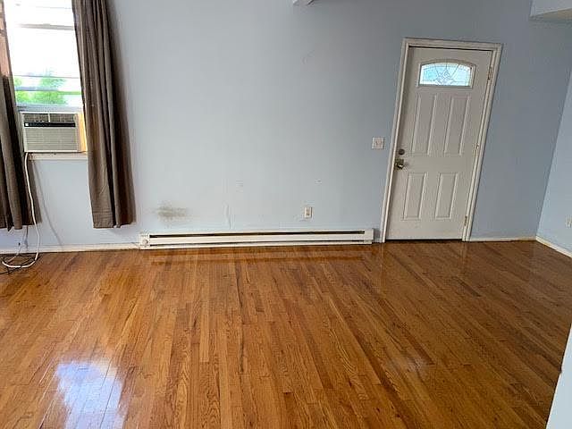 1st image of 2287 Thurman Ave APT 1