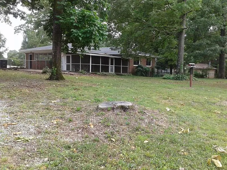 948 Hickory Dr — Photo 32