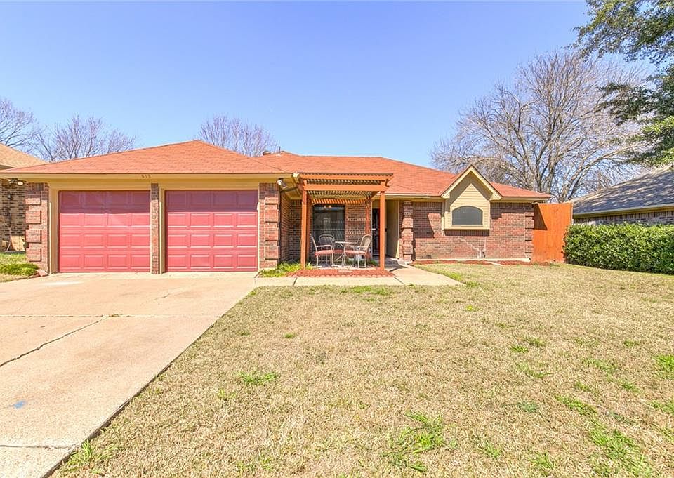 1st image of 815 Wind Brooke Dr