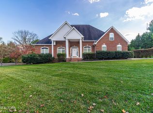22 Raintree Xing, Oak Ridge, TN 37830