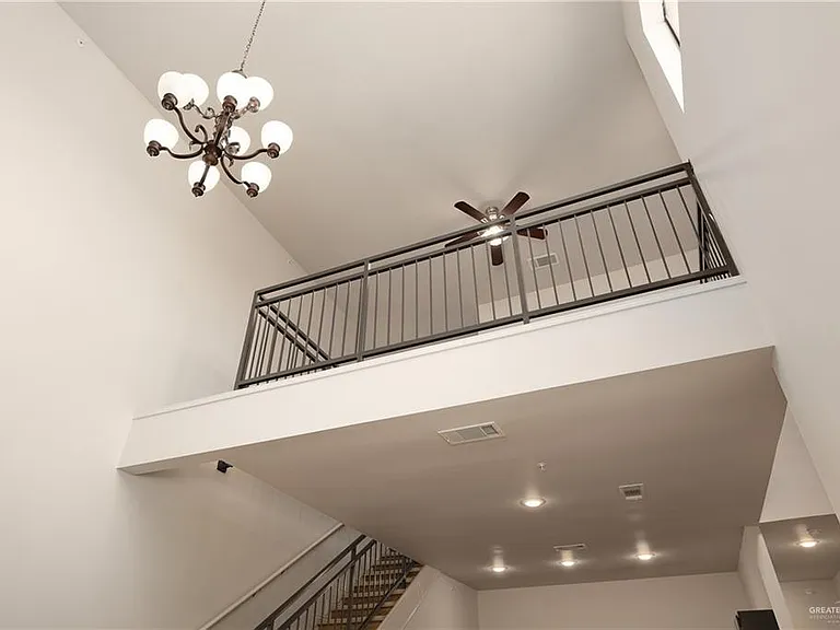 810 S Taylor Rd — Photo 12