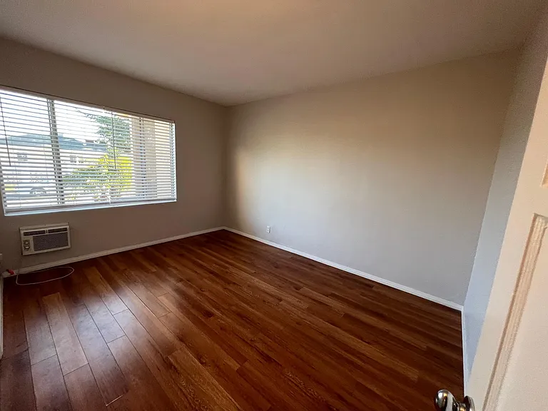 1500 N Buena Vista St #B — Photo 24