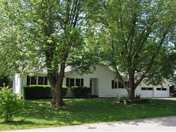 1020 Southern Hills Ave, Carthage, MO 64836