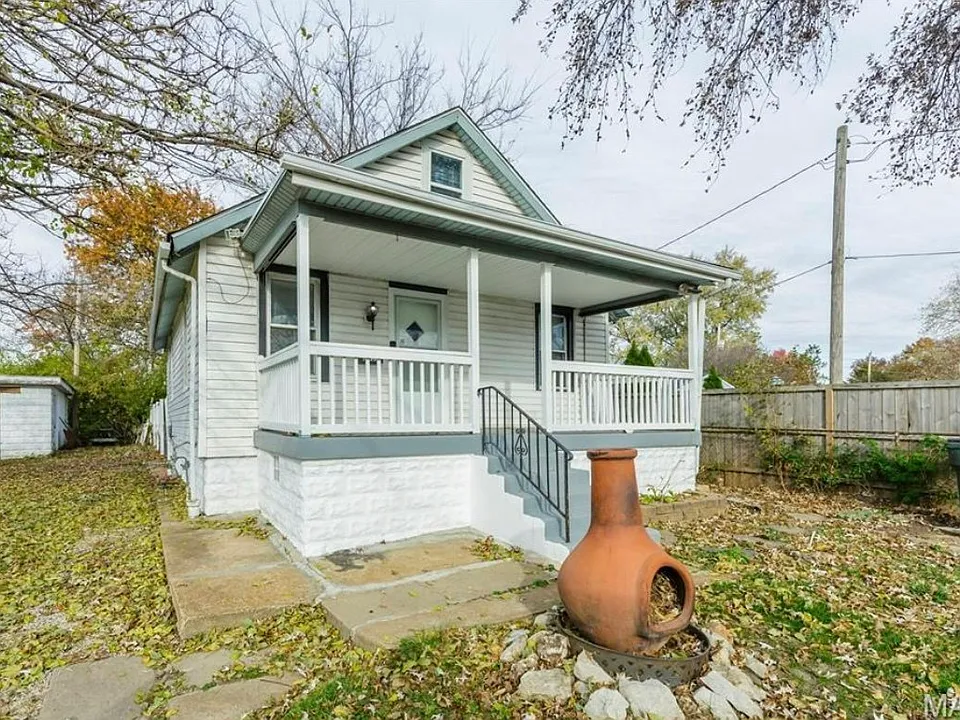 6837 Bradley Ave