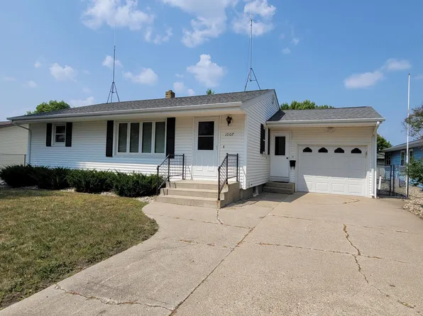 1007 Pine Ave, Marshall, MN 56258