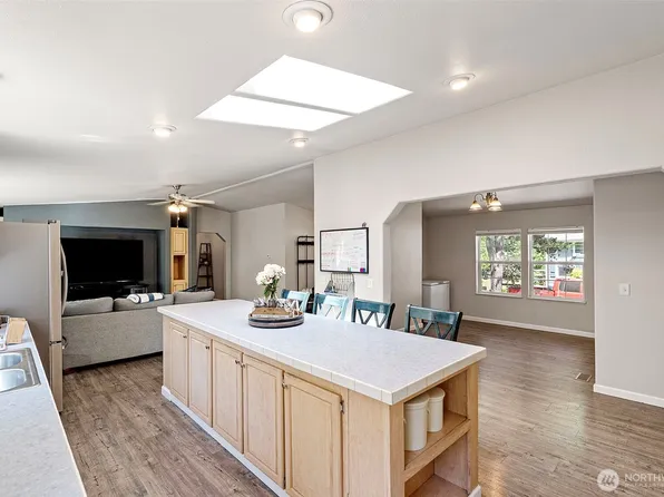6902 87th Street NW, Gig Harbor, WA 98332