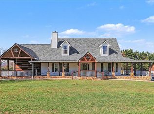 16 Carol Anne Dr, Murrayville, GA 30564