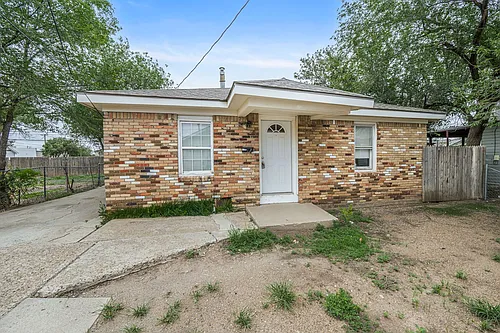 819 N Apache St Photo 1