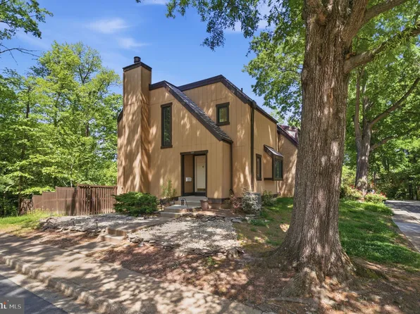 1509 Farsta Ct, Reston, VA 20190