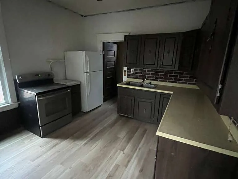 3003 Girard Ave N — Photo 10