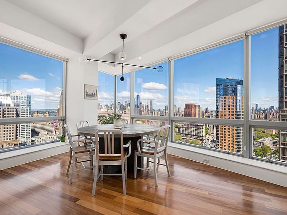 2nd image of 150 Myrtle Ave Unit Penthouse 3003