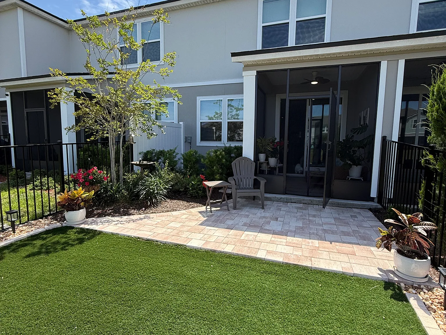 3 bed, 2.5 bath, 2131 sqft, $2,400 — Photo 2