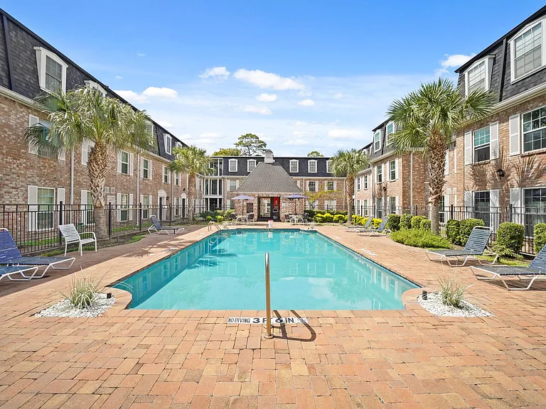 357 N Post Oak Ln #101 — Photo 15