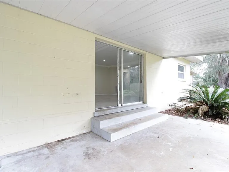 10907 SW 24th Ave — Photo 12