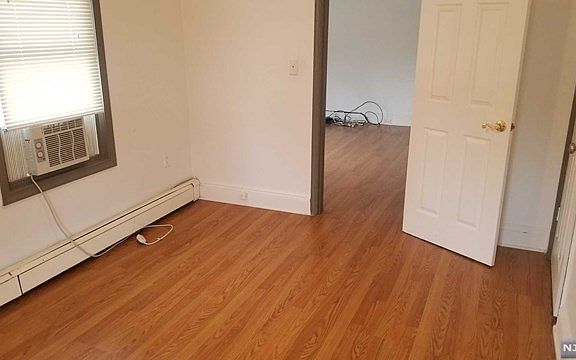 4th image of 639 Oradell Ave APT 2E
