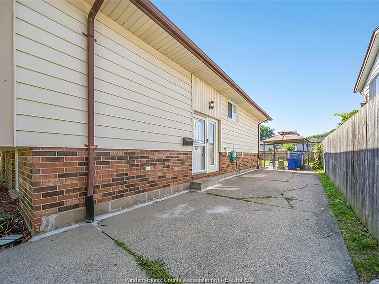 9633 Avery Ln #UPPER — Photo 7