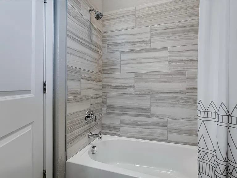 7207 Borland Dr — Photo 17