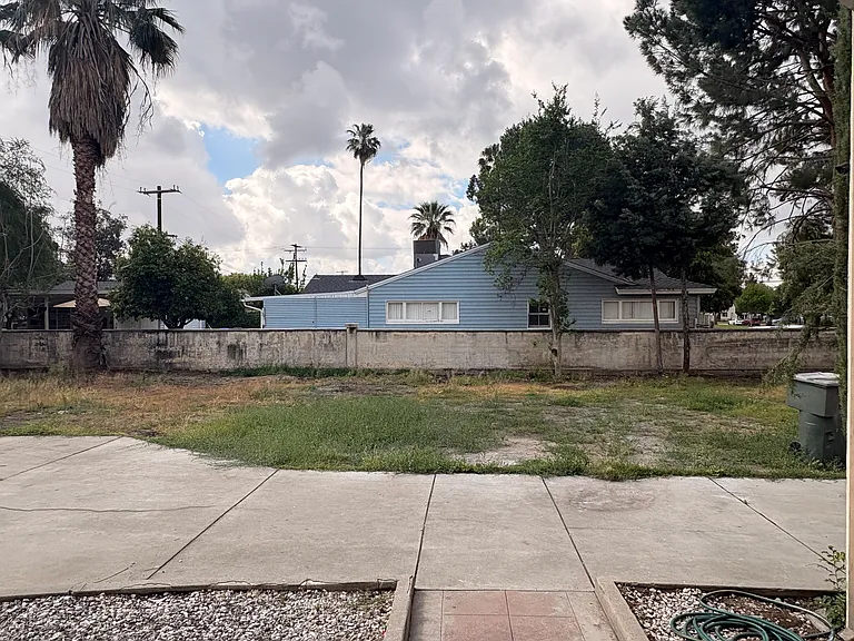 3239 N Mountain View Ave — Photo 16