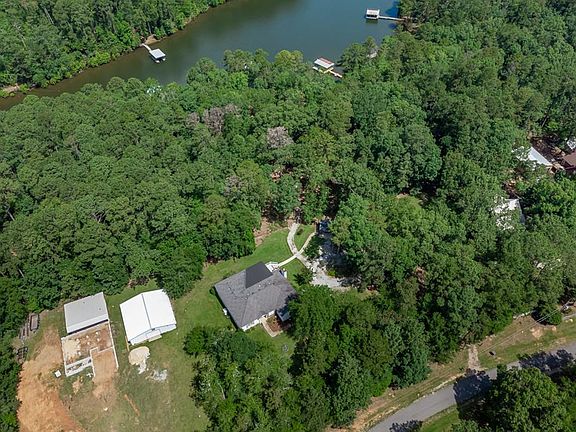 2nd image of 1090 Oak Ct