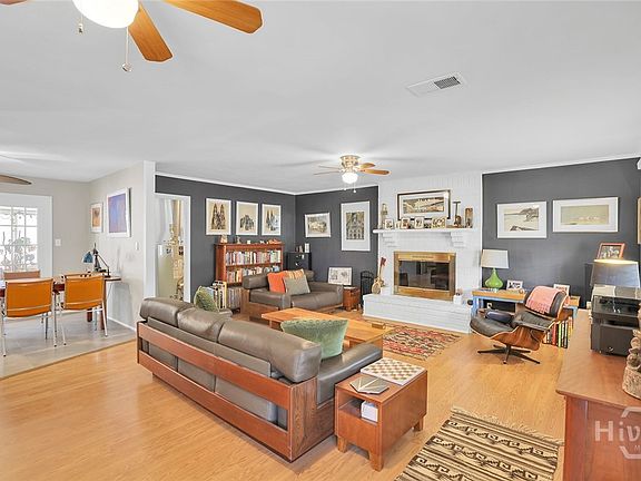 5th image of 807 Dyches Drive