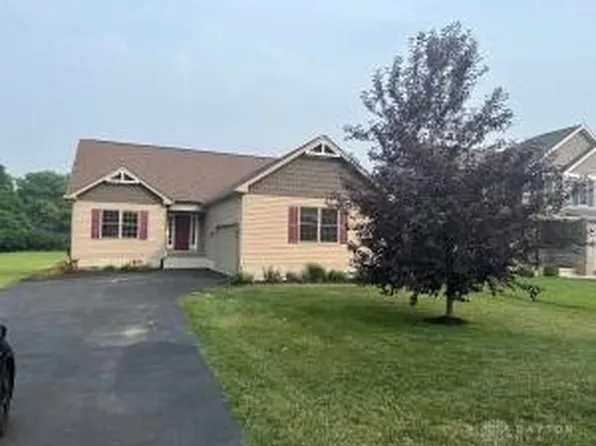 1285 E Choctaw Dr, London, OH 43140