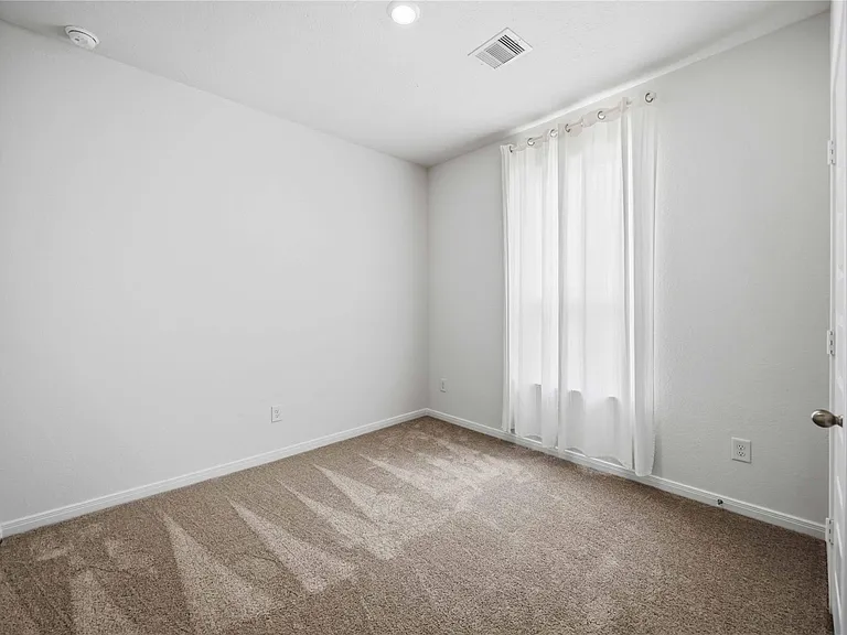 18206 Spruce Cottage Dr — Photo 10