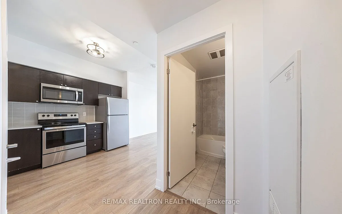 Building Photo - 1255 Bayly St #2201