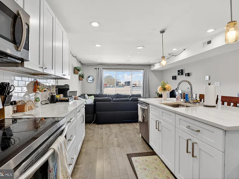1650 Point Breeze Ave #3 — Photo 4
