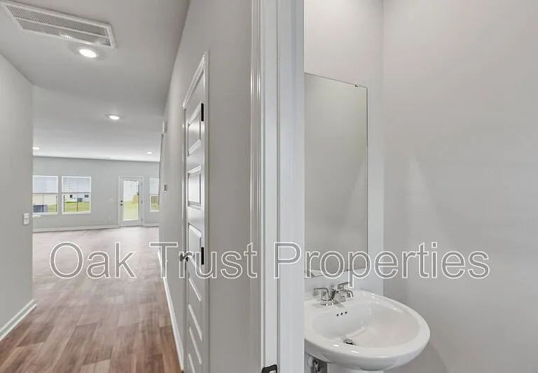 753 Ridgley Dr — Photo 13