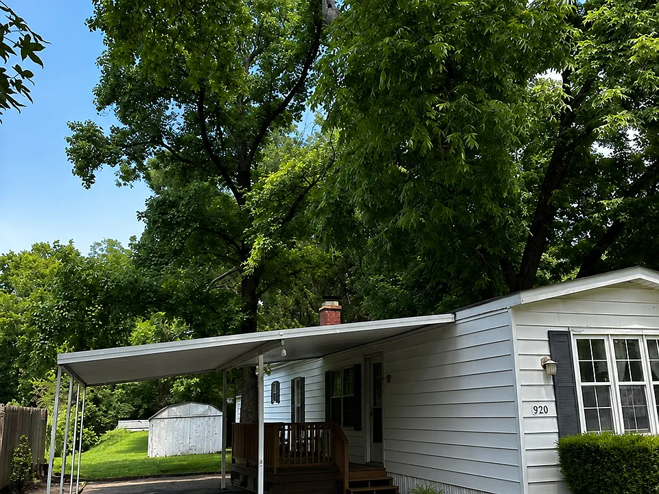 1820 Creekview Dr