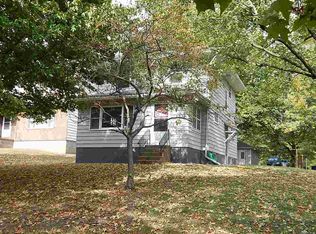 1524 S Bluff Blvd, Clinton, IA 52732