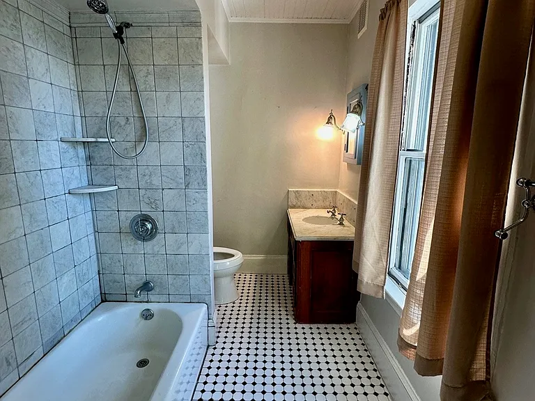 984 Chestnut St #2 — Photo 8