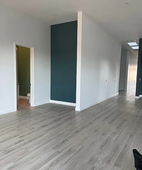 22520 Clarendon St — Photo 10