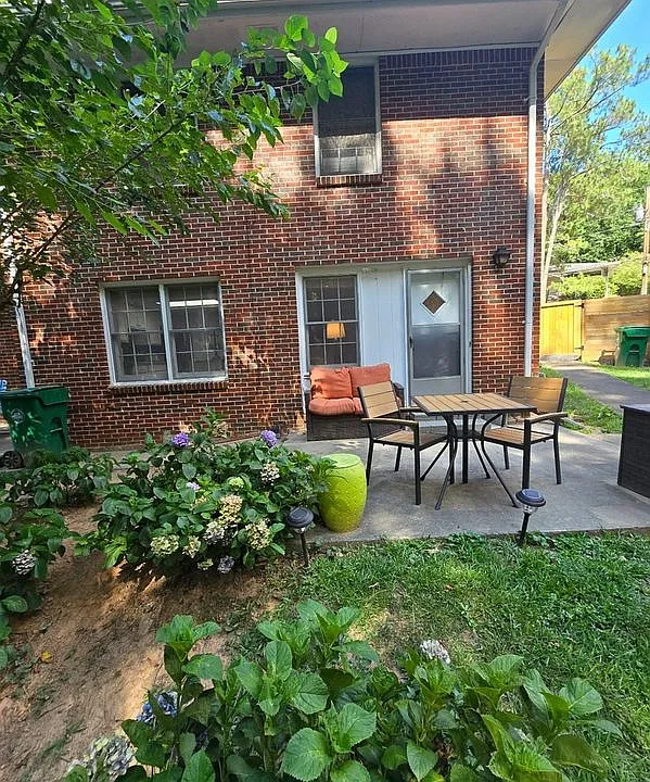 1152 Arlington Pkwy NE #B