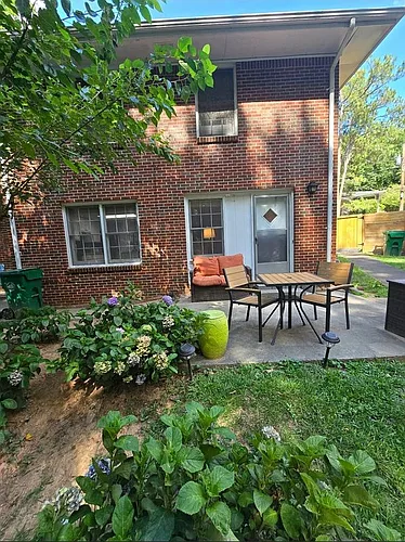 1152 Arlington Pkwy NE #B Photo 1
