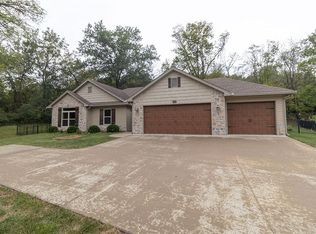 1113 W Old Plank Rd, Columbia, MO 65203