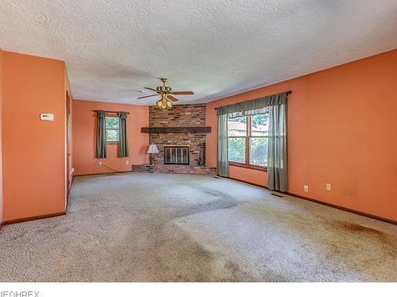 5th image of 31501 Daniel Dr