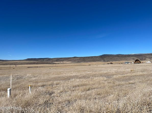 70 We St, Loa, UT 84747