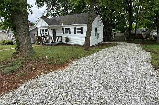 2217 Beasley Ave NW — Photo 2