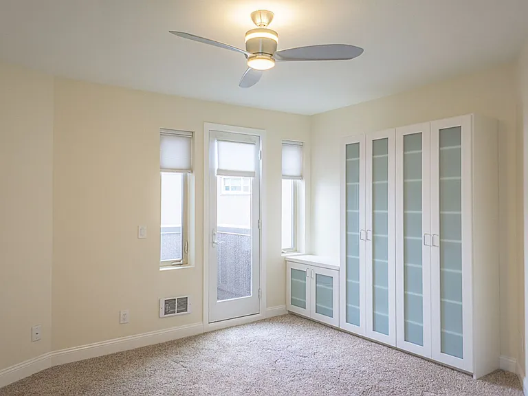 2111 Westlake Ave N #401 — Photo 11