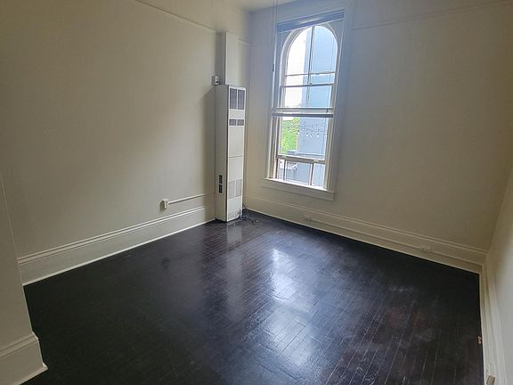 3rd image of 46 E Cross St APT 1