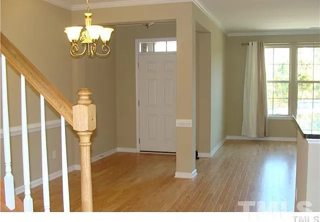 1528 Alemany St — Photo 3