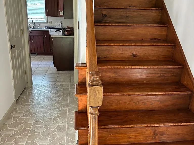 23 Sherrard Dr — Photo 2