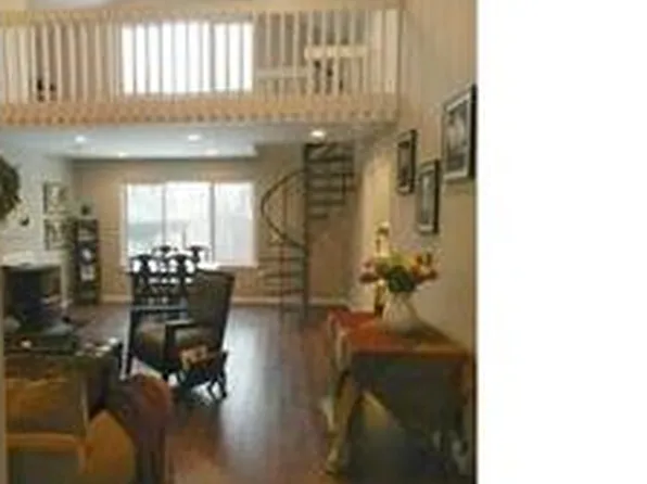 6 Hearthstone Dr, Brookfield, CT 06804