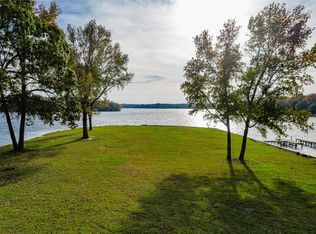 2707 Hopson Dr, Athens, TX