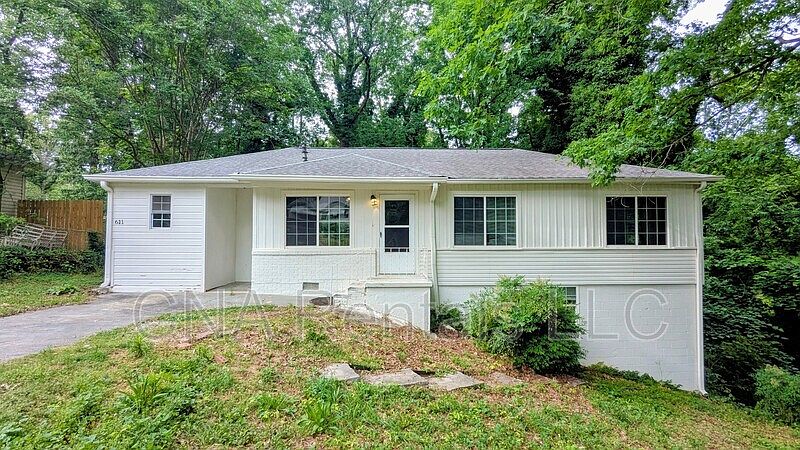 1st image of 631 Blackhawk Cir SE