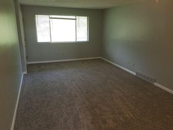 3rd image of 10115 Chaucer Ave APT 3